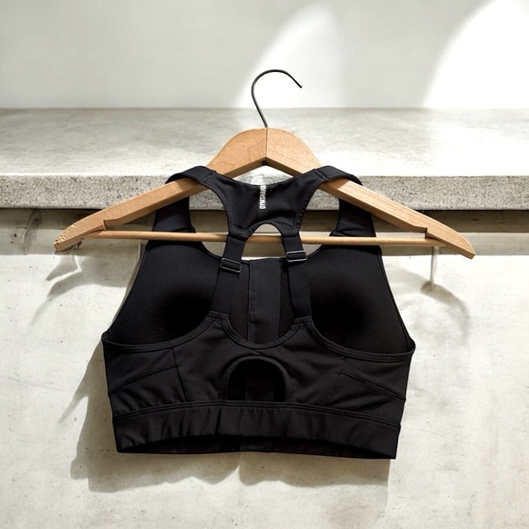 Gymshark Women’s Zipper Front Sports Bra! Black! Small! - Picture 2 of 6